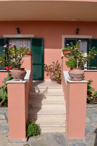 Вход, Paradise Apartments in Корфу