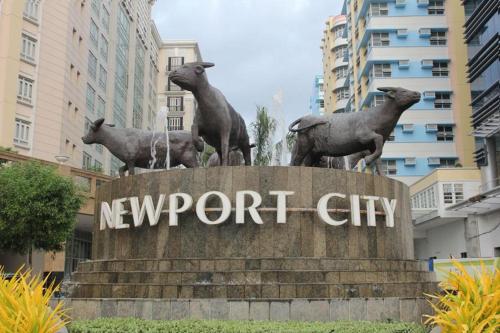 Favila Condotel Unit-150 Newport Boulevard near Airport Terminal 3 and all other Airport, Manille