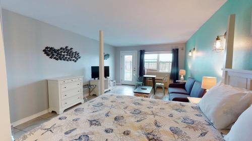 113 Sea Breeze Condo - image 4