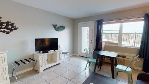 113 Sea Breeze Condo - image 6