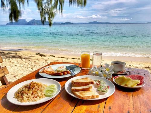 Food and beverages, Kradan Beach Resort in Trang