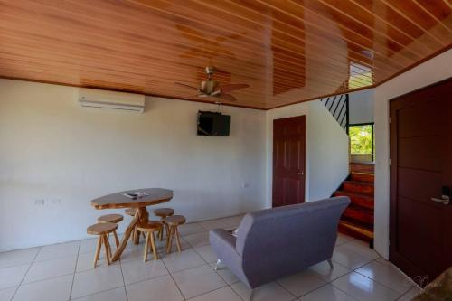 2 Comfortable New Villas Near Pacific, Private Pool with Waterfall
