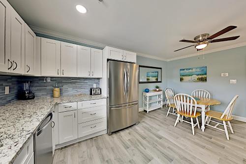 Newly Updated Hilton Head Condo - Resort Amenities condo - image 5