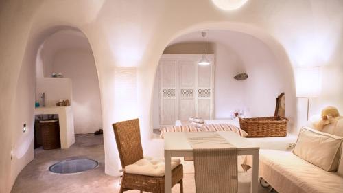 Oia, Finikia Cave House, Oia (foto 8)
