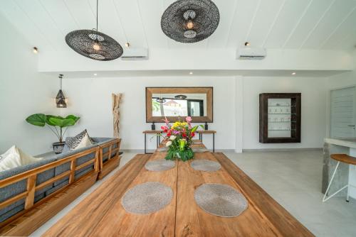 Three-Bedroom Villa image 9