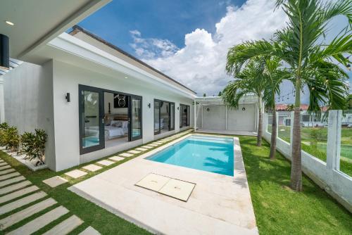 Three-Bedroom Villa image 3
