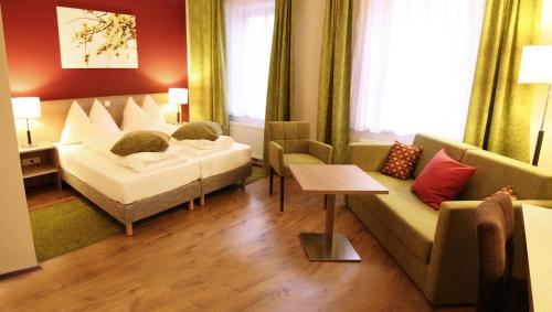 Gasthof Schmölz mit Übernachtung im Hotelzimmer in Sankt Christophen, Österreich