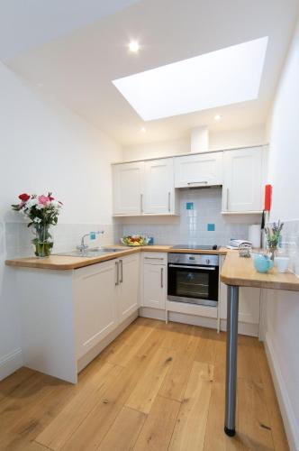 virtuve, Upper Vobster Farm in Mells