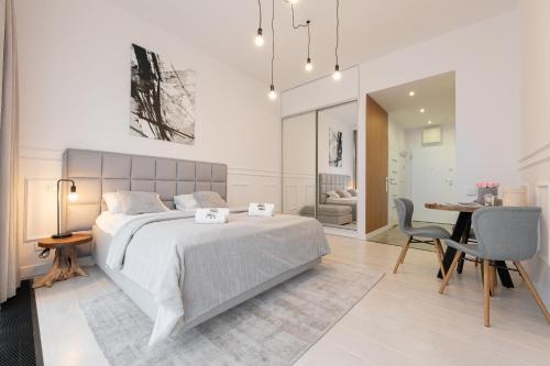 Studio Apartment - VI
