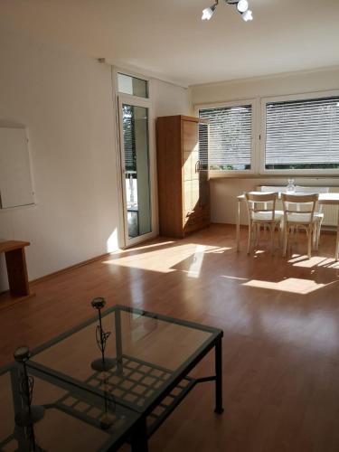 3 Zimmer Wohnung in Eppelheim 77qm 1A Lage nähe Heidelberg - Apartment - Eppelheim