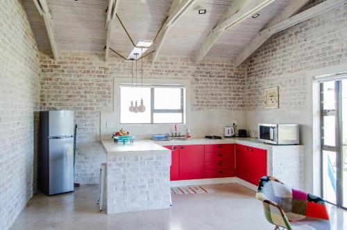 Cuina, Red Bishop - Birds, Beach & Beauty in Langebaan