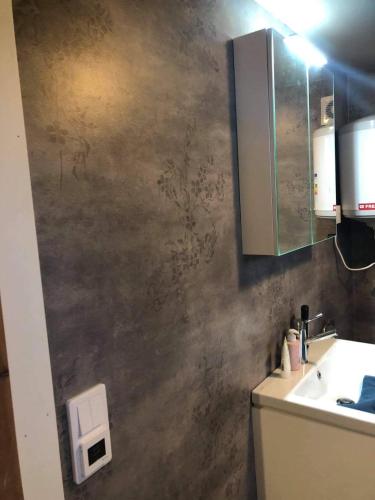 Strandnära Stuga Vänersnäs (Strandnara Stuga Vanersnas) in Trollhattan