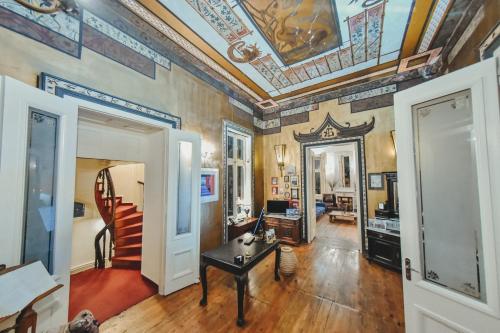 Loriet Hotel - image 2