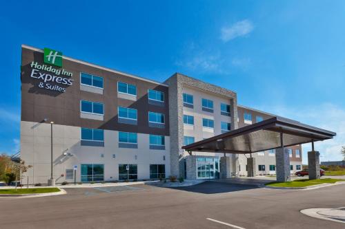 Holiday Inn Express & Suites - Cedar Springs - Grand Rapids N, an IHG Hotel