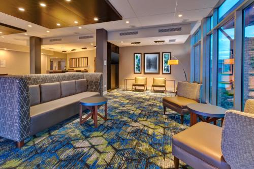 Holiday Inn Express & Suites - Cedar Springs - Grand Rapids N, an IHG Hotel