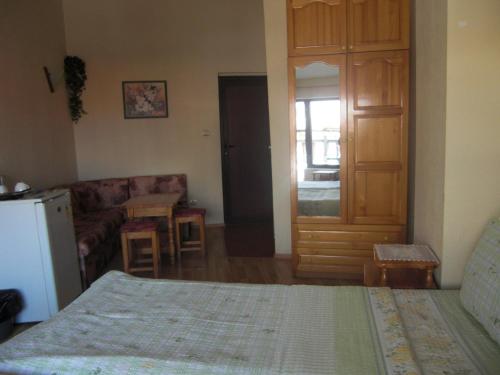 Guest House Antoaneta - image 2