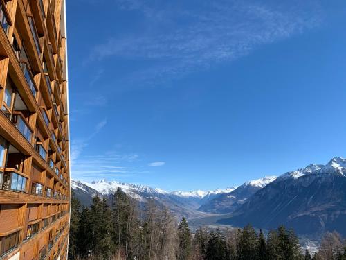  Mountain View Apartment with Parking & Fast WiFi in Crans-Montana