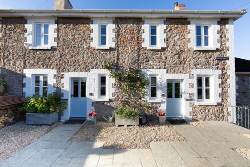 St Edmunds Terrace, Upper Vobster Farm