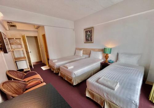 room detail thumbnail 1