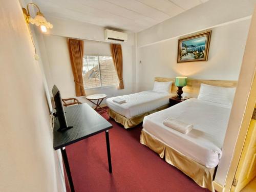 room detail thumbnail 1