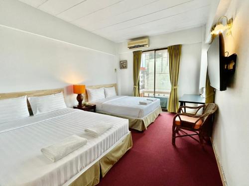 room detail thumbnail 1