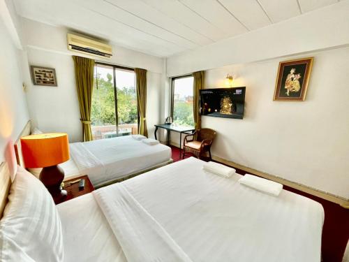 room detail thumbnail 0