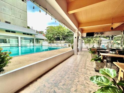 Mango Lagoon Place