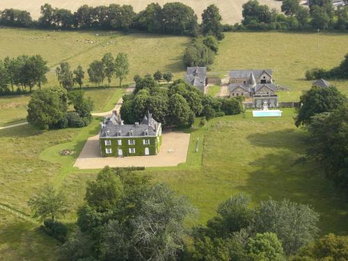 Château des Lutz - Chambre d'hôtes - Daon