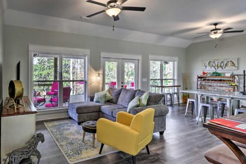 . White Oak Creek Home w/ Views, Deck & Pool Access!