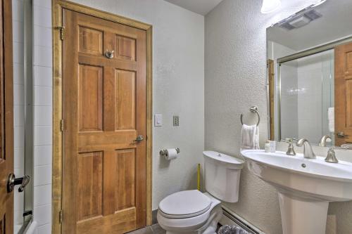 Upscale House on EagleVail Golf Course with Hot Tub! - image 9