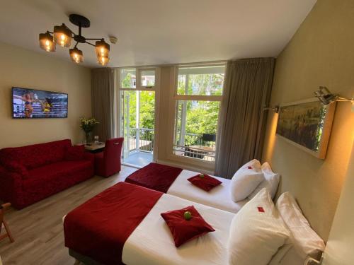 Alp Hotel - image 4