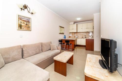 Apartment with Balcony image 8
