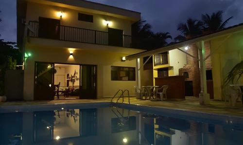 Alma de Maré Hostel (Alma de Mare Hostel) in กวารุจ้า