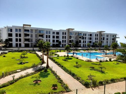 Swimming pool, Vus sur mer et piscine in Kenitra