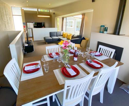Tekau Family Apartment - Luxe, Comfort and Gorgeous Views photo 1