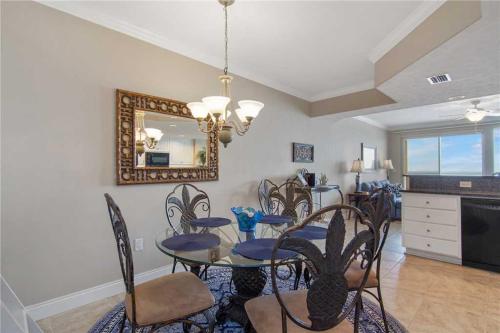 Treasure Island 605 Beach Chairs 2 Bedrooms Sleeps 8 Beachfront Pool Wi-Fi - main image