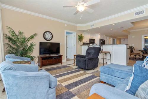 Treasure Island 605 Beach Chairs 2 Bedrooms Sleeps 8 Beachfront Pool Wi-Fi - image 2
