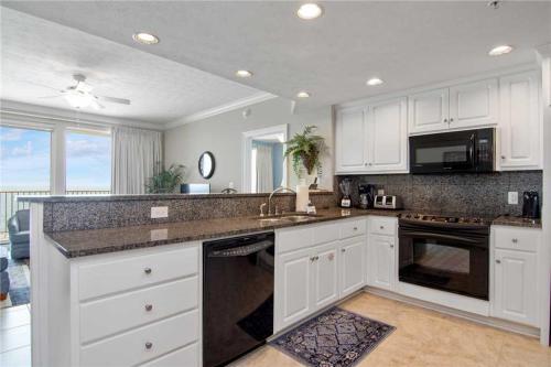 Treasure Island 605 Beach Chairs 2 Bedrooms Sleeps 8 Beachfront Pool Wi-Fi - image 9