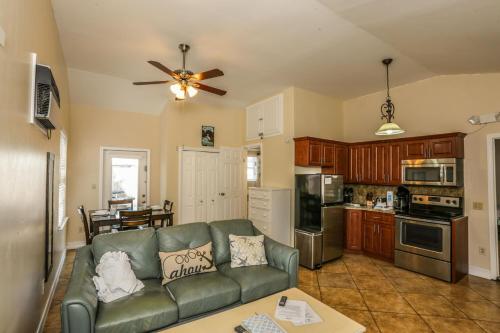 201 Delmar Mangrove Breeze Cottage - image 7