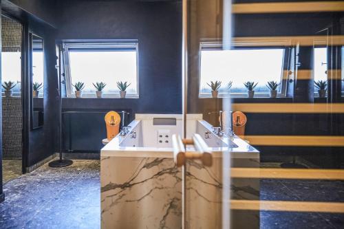 ONIRO - Wellness Rooms & Suites - image 6