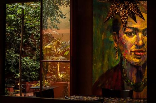 The Red Tree House – Mexico City, CT