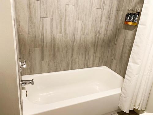 Queen Room with Two Queen Beds with Bath and Balcony