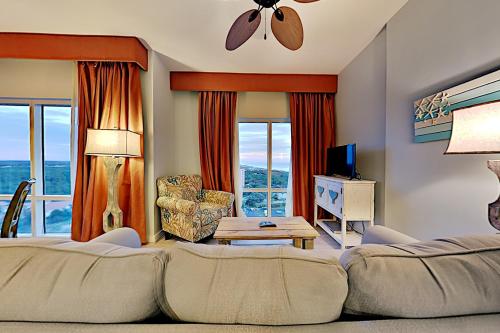 2 Side-by-Side Condos - Balcony & Luxe Amenities condo - image 3