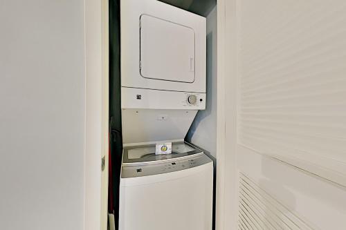 2 Side-by-Side Condos - Balcony & Luxe Amenities condo - image 8