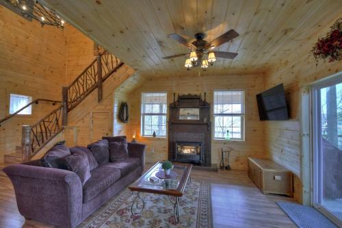 Treehouse Ellijay Star5vacations