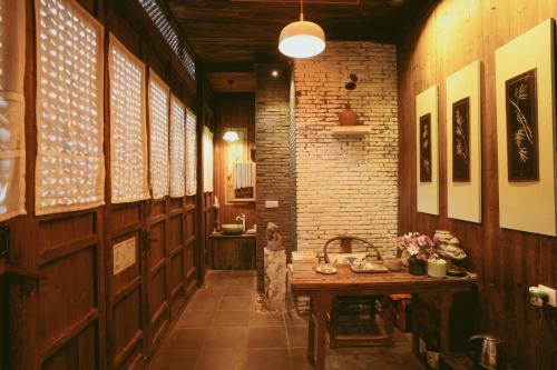 WuYuan QiYe YanXiang Guesthouse