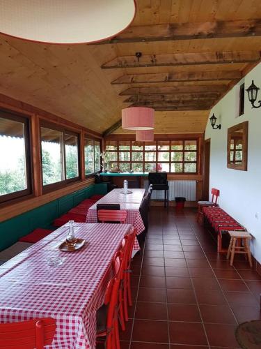 Etno Selo Rajski Konaci in Leušići