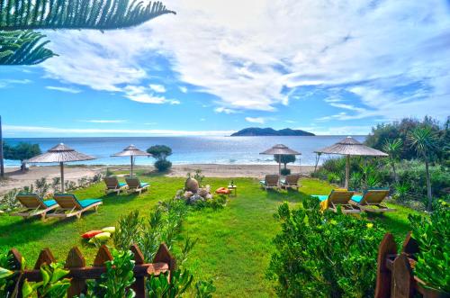  Beachfront Andriana Villa with mini pool and spa in Vasilikos
