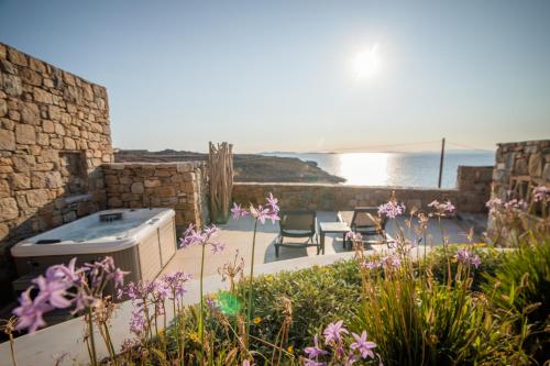 Gorgeous Studio In Cycladic Architecture Overlooking The Aegean - main image