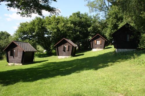 設施, 席夫勒米羅斯拉夫樂妮瑞凱茨沙迪克假日公園 (Letni rekreacni stredisko Schiffler Miroslav) in 薩札瓦
